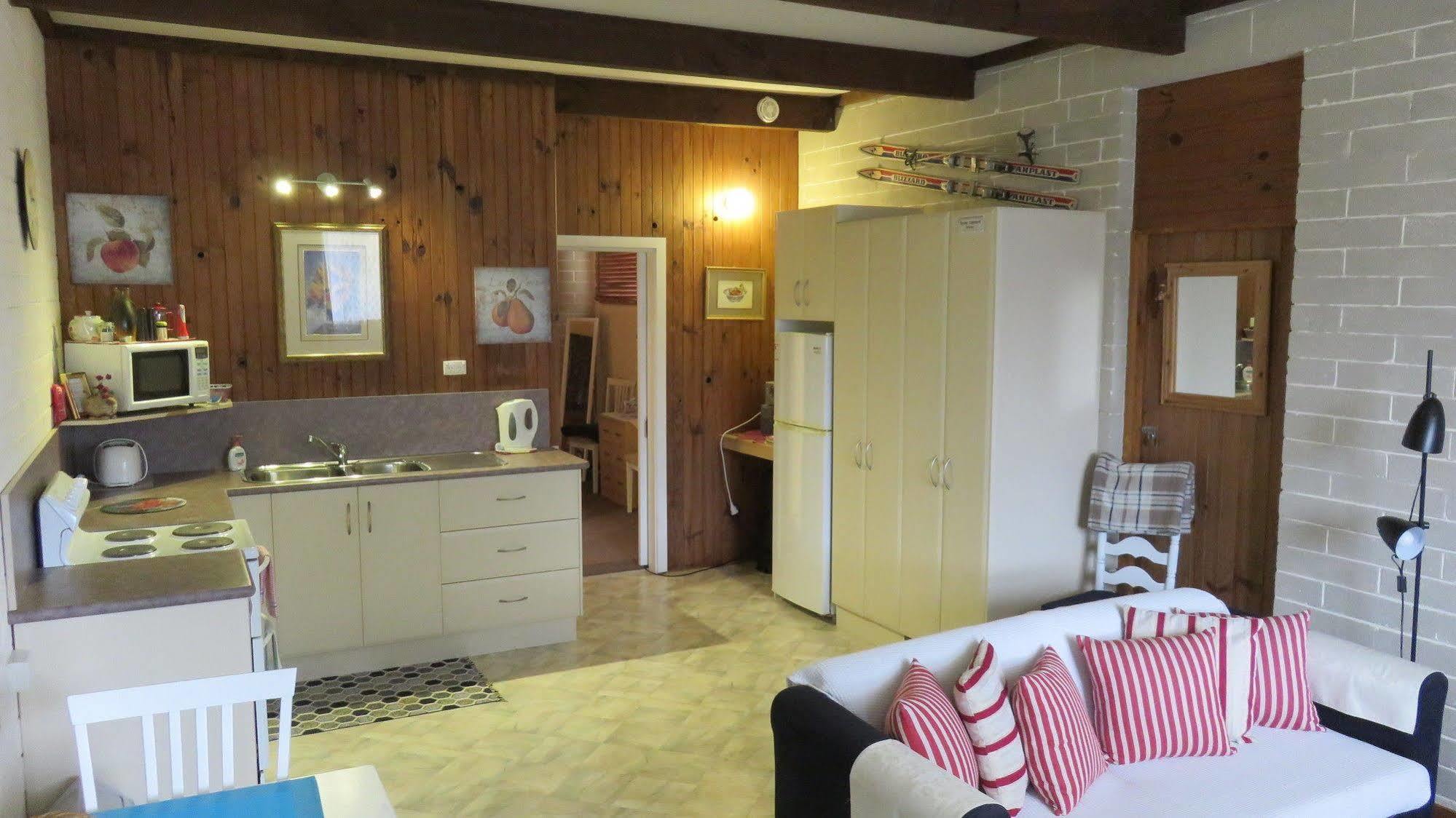 Alpenhorn Holiday Units Mount Beauty Buitenkant foto